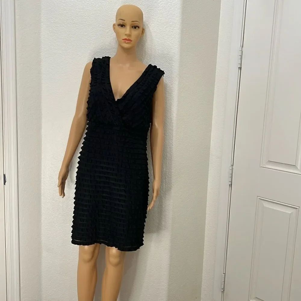 Ronni Nicole Woman’s Dress Black Size 16 Slimming V Neck Sleeveless Midi Lined
